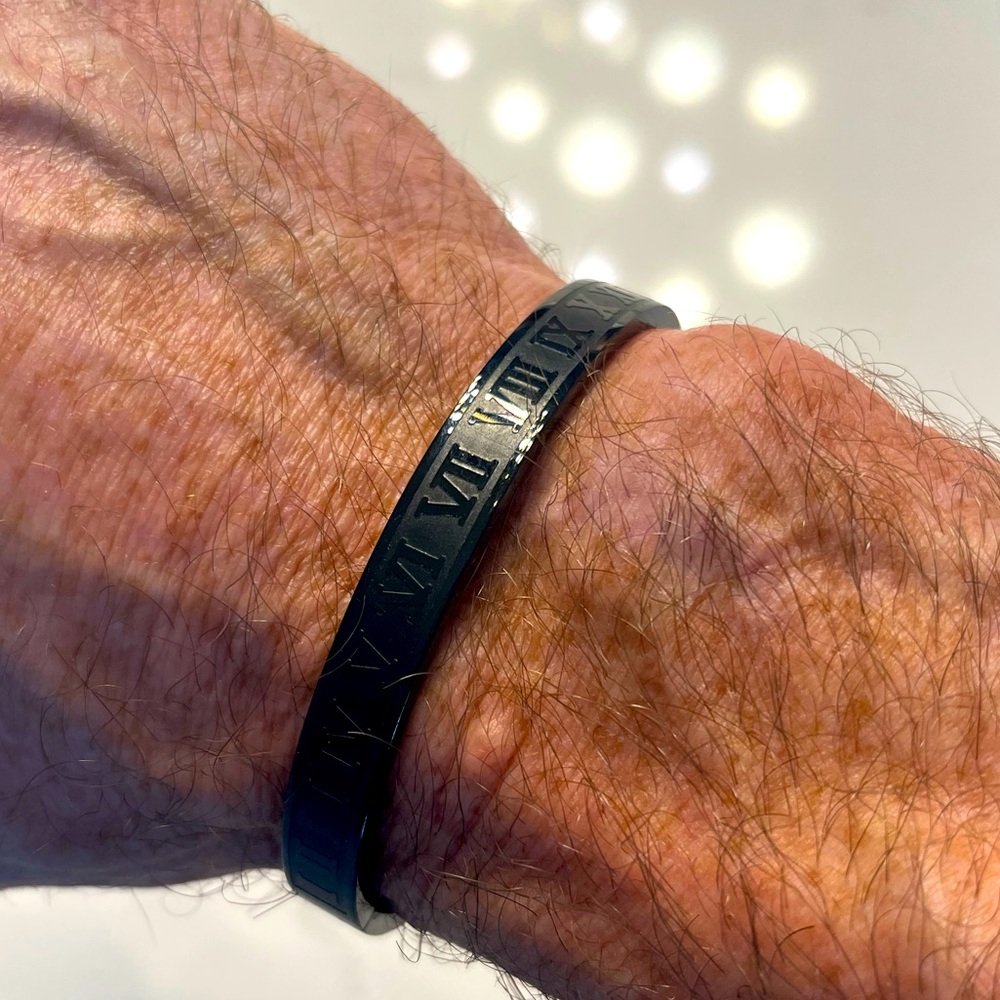 Men’s black metal bracelet